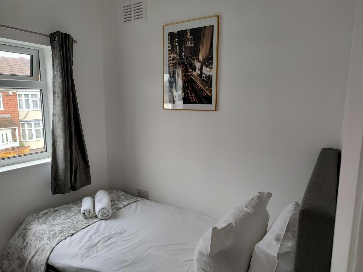 Wavertree Drive 3 Bed Contractor Home In เลสเตอร์ ภายนอก รูปภาพ
